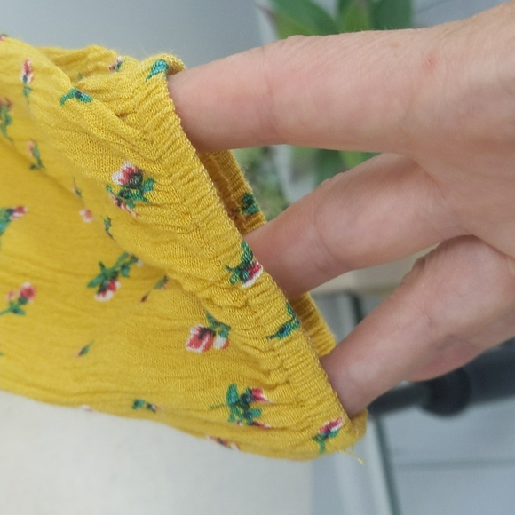 LA Hearts — Yellow Long Sleeve Flowery Crop Top - Size S - Picture 11 of 11